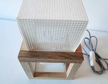 Würfel-Lampe aus Holz Würfel-Lampe aus Holz